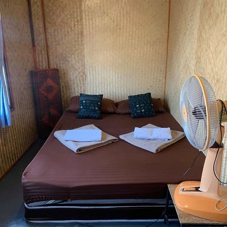 J Giant Hostel Chiang Mai Dış mekan fotoğraf