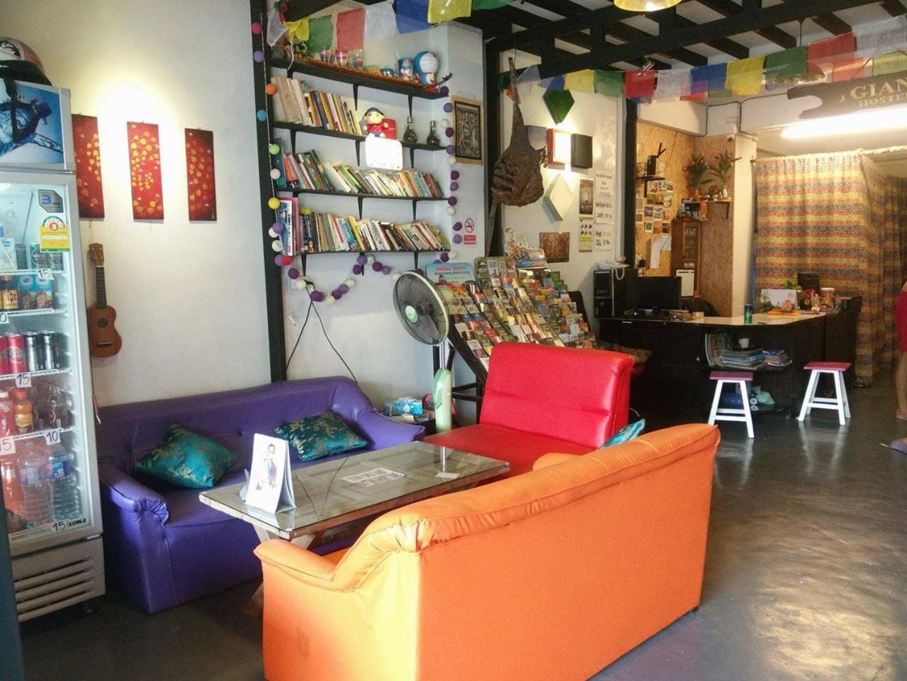 J Giant Hostel Chiang Mai Dış mekan fotoğraf