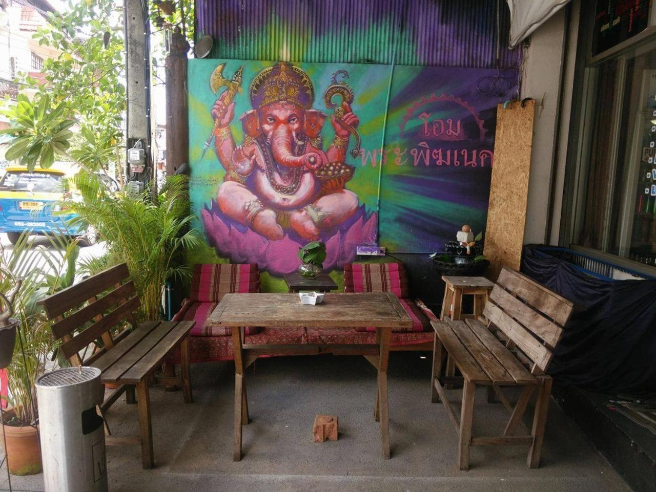 J Giant Hostel Chiang Mai Dış mekan fotoğraf