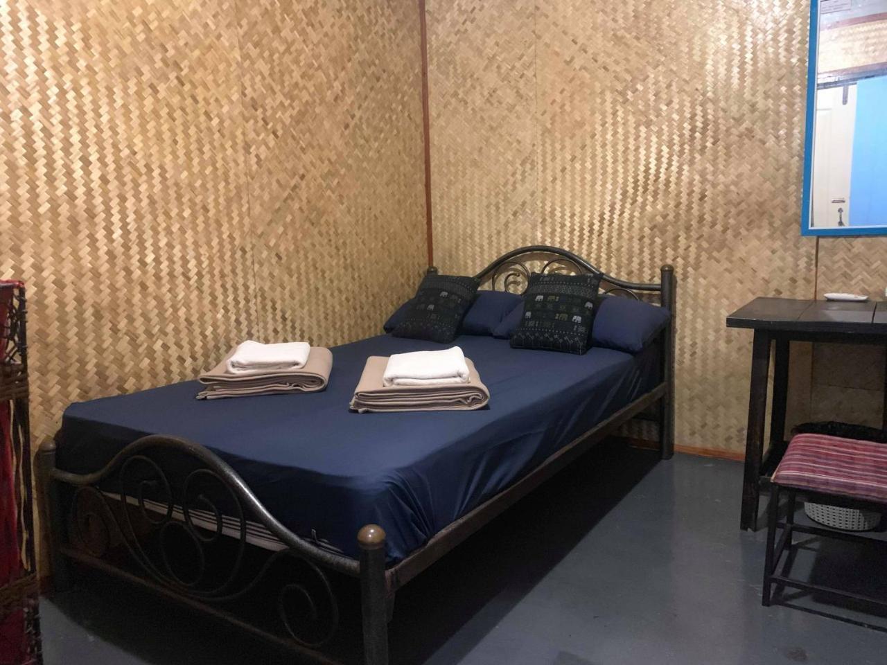 J Giant Hostel Chiang Mai Dış mekan fotoğraf