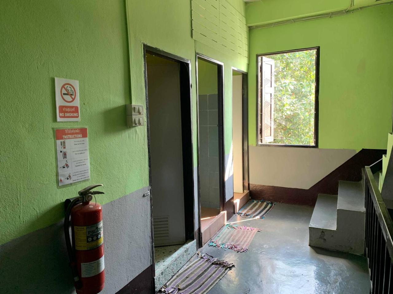 J Giant Hostel Chiang Mai Dış mekan fotoğraf