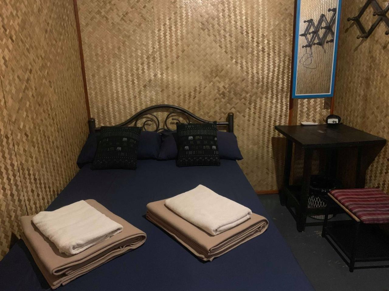 J Giant Hostel Chiang Mai Dış mekan fotoğraf