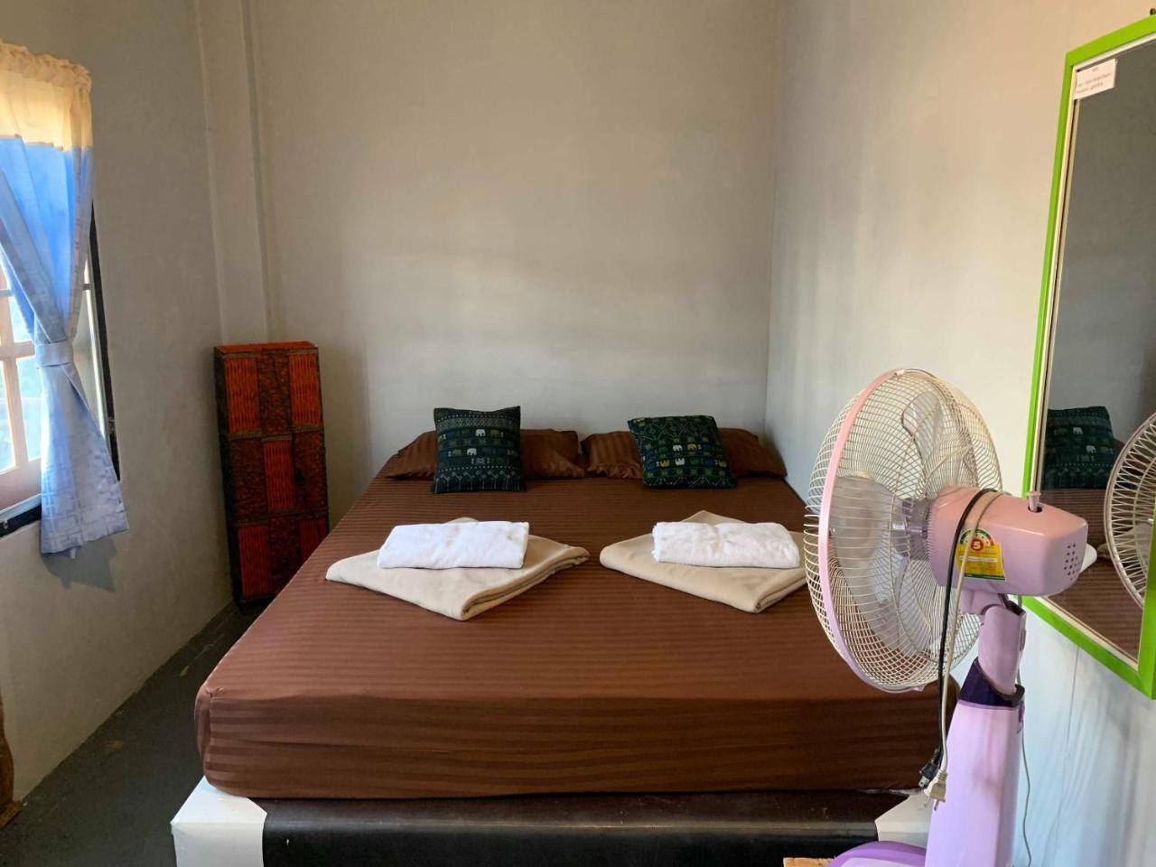 J Giant Hostel Chiang Mai Dış mekan fotoğraf