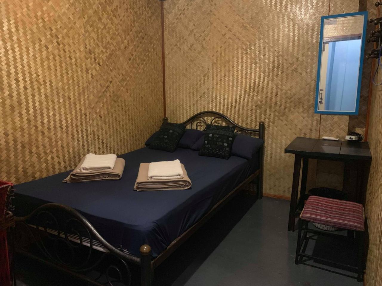 J Giant Hostel Chiang Mai Dış mekan fotoğraf