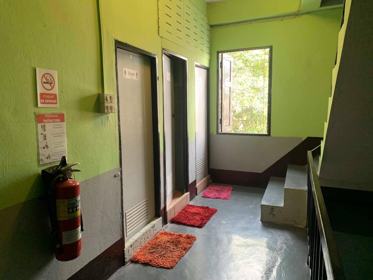 J Giant Hostel Chiang Mai Dış mekan fotoğraf