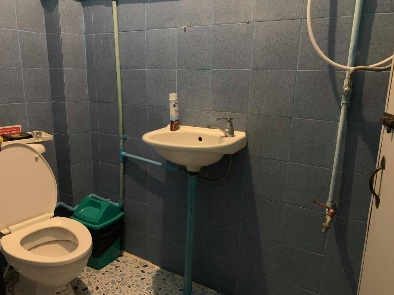 J Giant Hostel Chiang Mai Dış mekan fotoğraf