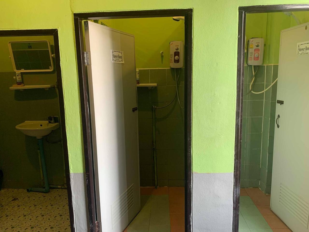 J Giant Hostel Chiang Mai Dış mekan fotoğraf